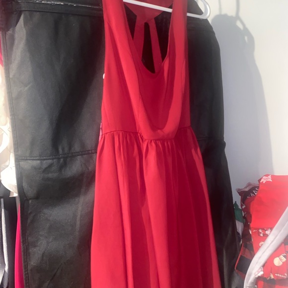 Red dress - Picture 3 of 3